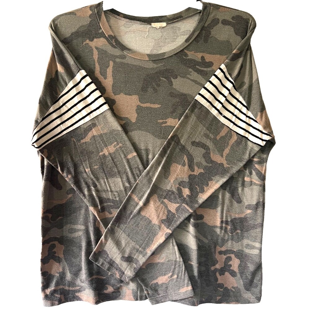 Lovely Melody Women's Boutique Camo Top with Stripes & Thumb Hole Sleeves Size L
